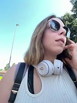 Mia Railey online show from April 2026 02:08:01 PM