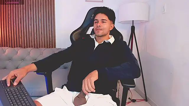 liam collins21 online show from October 2025 11:55:02 AM