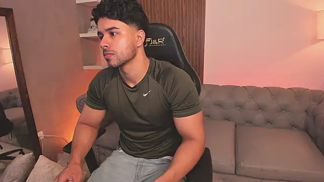 liam collins21 online show from February 2026 12:01:01 PM