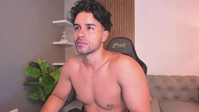 liam collins21 online show from April 2026 11:59:02 AM