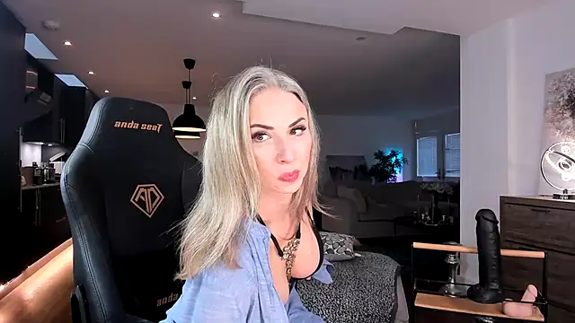 GoddessElizabethX online show from December 2024 03:39:01 PM