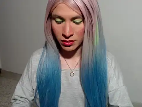 Snapshot of HugeDanex chatting on November 2025 04:33:02 AM HugeDanex online show from November 2025 04:33:02 AM