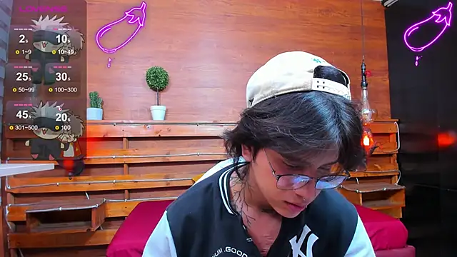 Snapshot of alex_477 chatting on January 2025 05:37:02 PM alex 477 online show from January 2025 05:37:02 PM