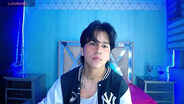 Snapshot of alex_477 chatting on November 2025 11:45:01 AM alex 477 online show from November 2025 11:45:01 AM