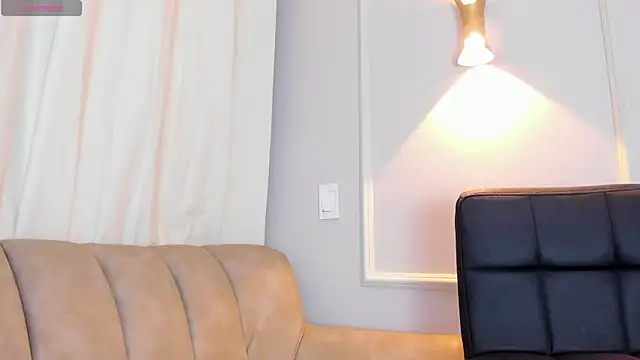 Snapshot of Lia_walton chatting on January 2025 12:07:02 PM Lia walton online show from January 2025 12:07:02 PM