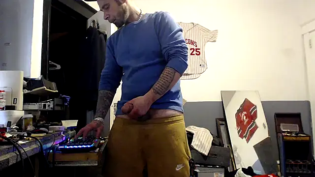 sledge901 online show from January 2025 09:05:02 PM