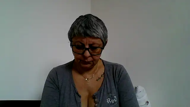 roseblak42 online show from February 2026 08:20:01 AM