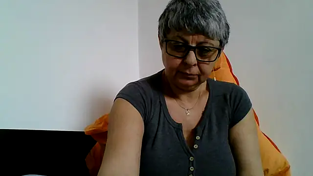 roseblak42 online show from March 2026 10:48:01 AM