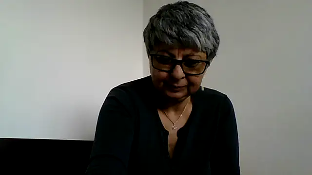 roseblak42 online show from April 2026 10:02:02 AM