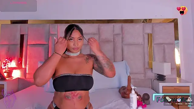 Miss Abigail  online show from October 2025 01:44:01 PM