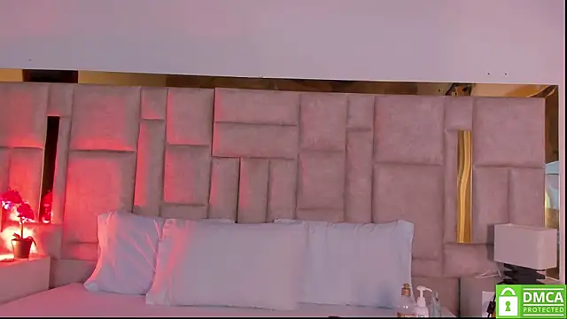 Miss Abigail  online show from November 2025 12:59:03 PM