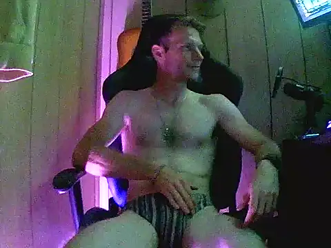 Snapshot of MrHungHunk chatting on February 2026 08:40:01 PM MrHungHunk online show from February 2026 08:40:01 PM