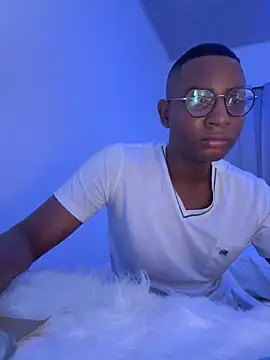 Snapshot of Arwens_bell08 chatting on February 2025 10:32:01 PM Arwens bell08 online show from February 2025 10:32:01 PM