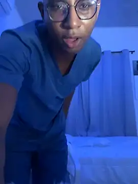 Snapshot of Arwens_bell08 chatting on February 2025 11:54:02 PM Arwens bell08 online show from February 2025 11:54:02 PM