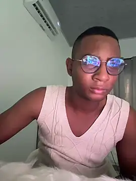 Snapshot of Arwens_bell08 chatting on February 2025 10:26:01 PM Arwens bell08 online show from February 2025 10:26:01 PM