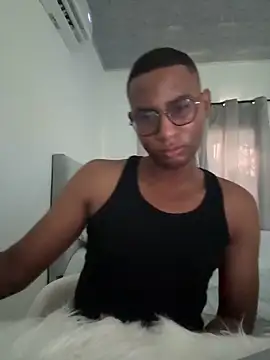 Snapshot of Arwens_bell08 chatting on February 2025 09:37:01 PM Arwens bell08 online show from February 2025 09:37:01 PM