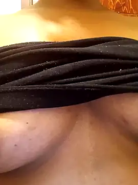 Snapshot of Blueecherry chatting on December 2024 08:23:02 PM Blueecherry online show from December 2024 08:23:02 PM