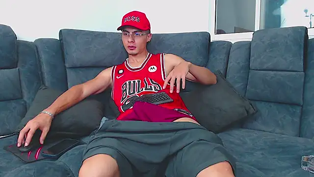 Stiven CL online show from February 2025 05:32:01 AM