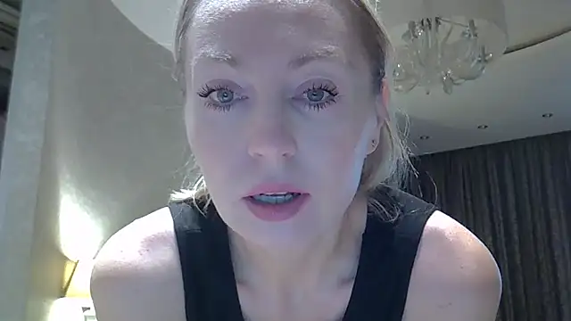 ZarinaSwift online show from October 2025 04:02:01 AM