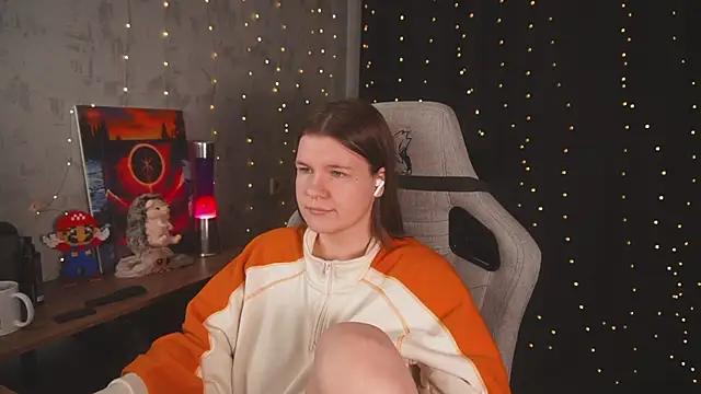 cuteamberlyyy online show from April 2026 12:13:01 AM