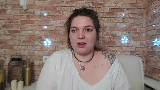 Amelia Kiss  online show from February 2025 06:46:01 AM