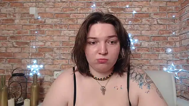 Amelia Kiss  online show from March 2025 01:07:01 AM