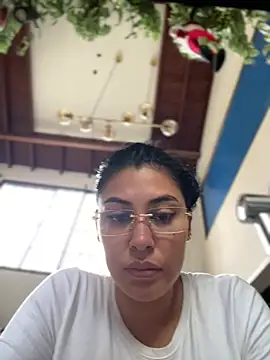 Snapshot of Sol_Miller chatting on December 2024 05:04:01 PM Sol Miller online show from December 2024 05:04:01 PM