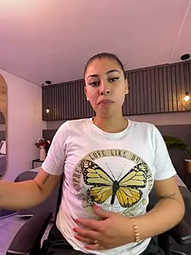 Snapshot of Sol_Miller chatting on January 2025 07:00:01 PM Sol Miller online show from January 2025 07:00:01 PM