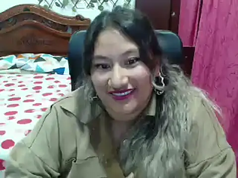 Snapshot of EmilyLove1014 chatting on December 2024 12:18:01 AM EmilyLove1014 online show from December 2024 12:18:01 AM