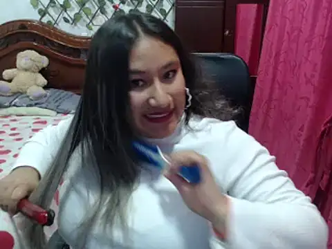 Snapshot of EmilyLove1014 chatting on December 2024 10:34:02 PM EmilyLove1014 online show from December 2024 10:34:02 PM