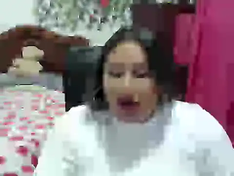 Snapshot of EmilyLove1014 chatting on January 2025 02:51:02 AM EmilyLove1014 online show from January 2025 02:51:02 AM