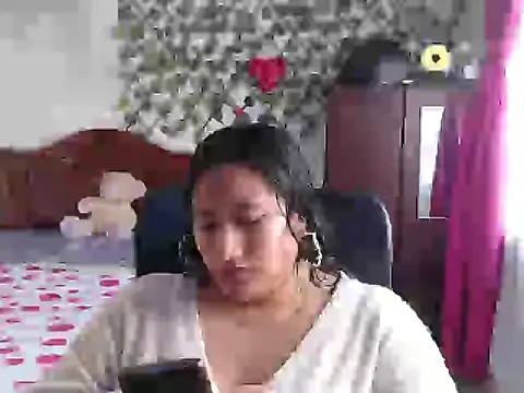 Snapshot of EmilyLove1014 chatting on January 2025 05:31:01 PM EmilyLove1014 online show from January 2025 05:31:01 PM