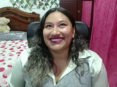 Snapshot of EmilyLove1014 chatting on January 2025 11:50:01 PM EmilyLove1014 online show from January 2025 11:50:01 PM