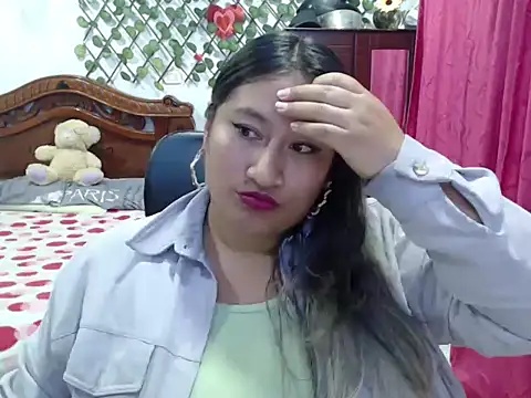 Snapshot of EmilyLove1014 chatting on January 2025 03:01:01 AM EmilyLove1014 online show from January 2025 03:01:01 AM