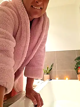 Snapshot of Pussy69Kat chatting on September 2025 11:33:01 AM Pussy69Kat online show from September 2025 11:33:01 AM