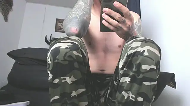 Aaron BigDickxxx online show from May 2026 10:23:02 AM