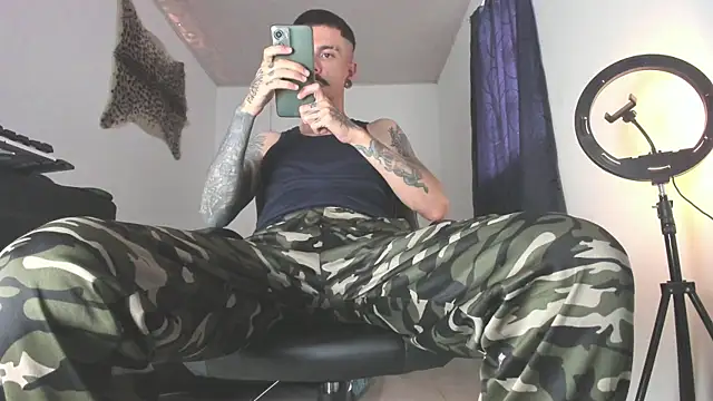 Aaron BigDickxxx online show from July 2026 05:01:01 PM