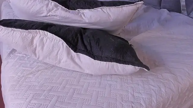 pamela-wells online show from March 2025 06:50:02 PM