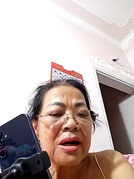 Hotestlove online show from September 2025 01:03:01 PM