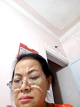 Hotestlove online show from October 2025 01:14:01 PM