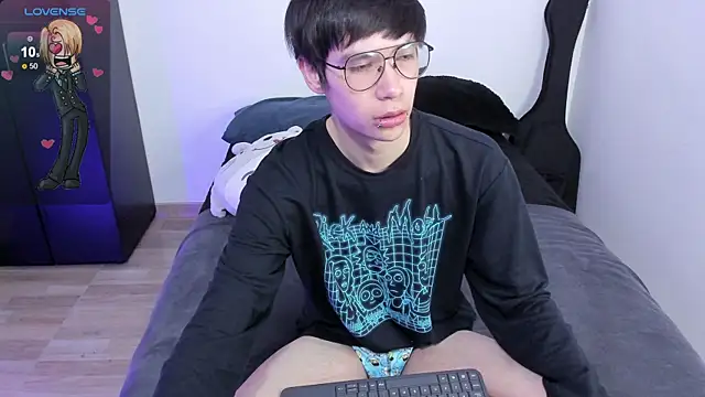 Aventure Twinks online show from March 2025 04:05:02 AM