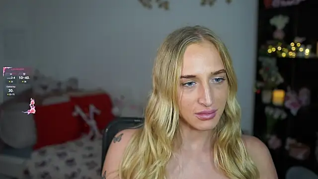 Nicolette  Shea  online show from December 2024 04:28:01 PM