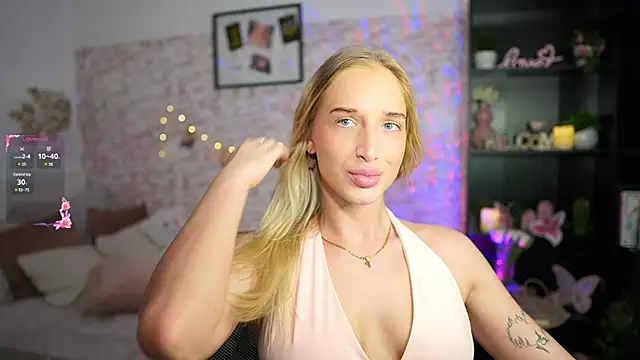 Nicolette  Shea  online show from March 2025 12:12:01 PM