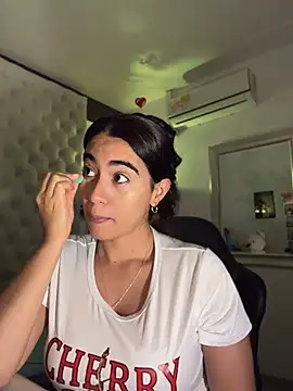 Snapshot of ZarahEvans chatting on July 2026 09:21:02 PM ZarahEvans online show from July 2026 09:21:02 PM