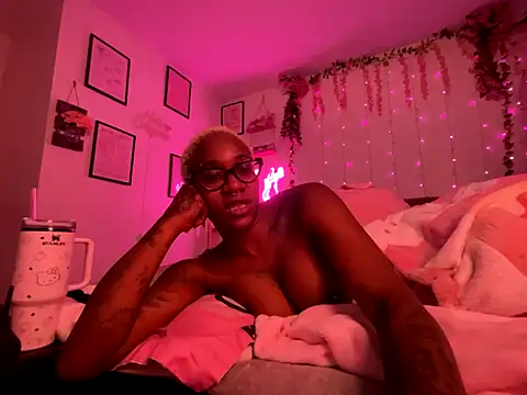 VixenCapri online show from November 2025 03:01:02 AM