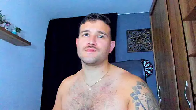 Snapshot of AndrewDiaz chatting on June 2026 11:38:02 PM AndrewDiaz online show from June 2026 11:38:02 PM
