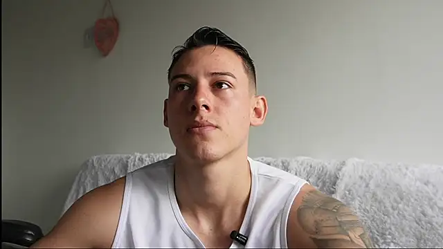 Snapshot of Muscle_King_Cum chatting on June 2026 02:00:02 PM Muscle King Cum online show from June 2026 02:00:02 PM