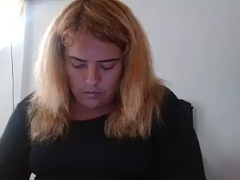 KIARAMARSHALLWELLZ online show from February 2025 03:31:02 PM