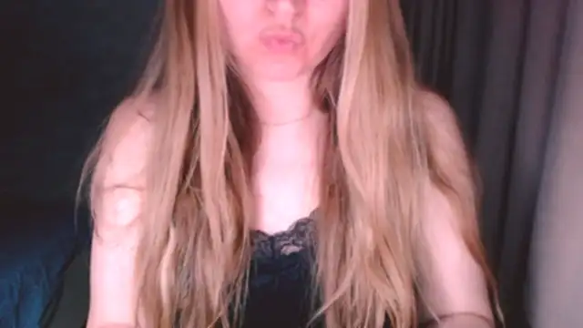 Snapshot of fiona_cute_2 chatting on May 2026 08:06:02 PM fiona cute 2 online show from May 2026 08:06:02 PM