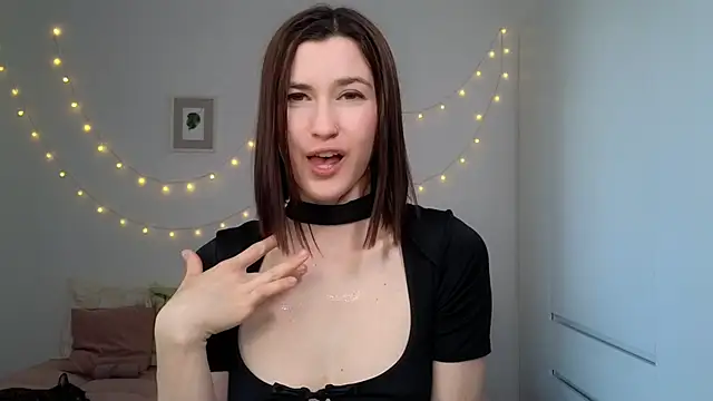 AliciaNewell online show from June 2026 12:05:02 PM
